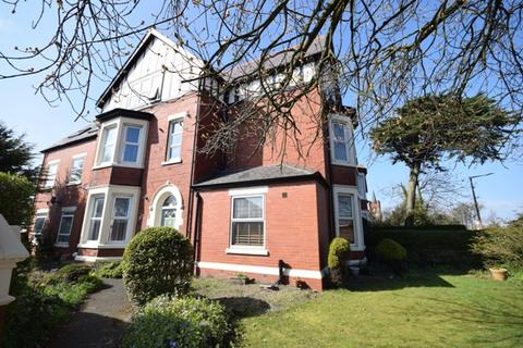 20 West Moss Lane Lytham St Annes Fy8 1 Bed Cottage 475 Pcm