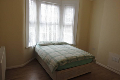 1 bedroom in a house share to rent, Arnold Road, Tottenham N15
