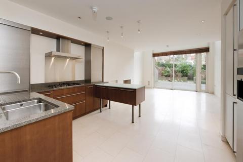 4 bedroom terraced house to rent, Oak Hill Park, Hampstead, NW3