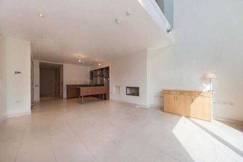 4 bedroom terraced house to rent, Oak Hill Park, Hampstead, NW3