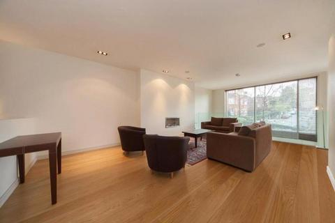 4 bedroom terraced house to rent, Oak Hill Park, Hampstead, NW3
