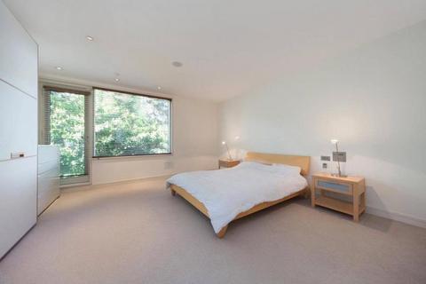 4 bedroom terraced house to rent, Oak Hill Park, Hampstead, NW3