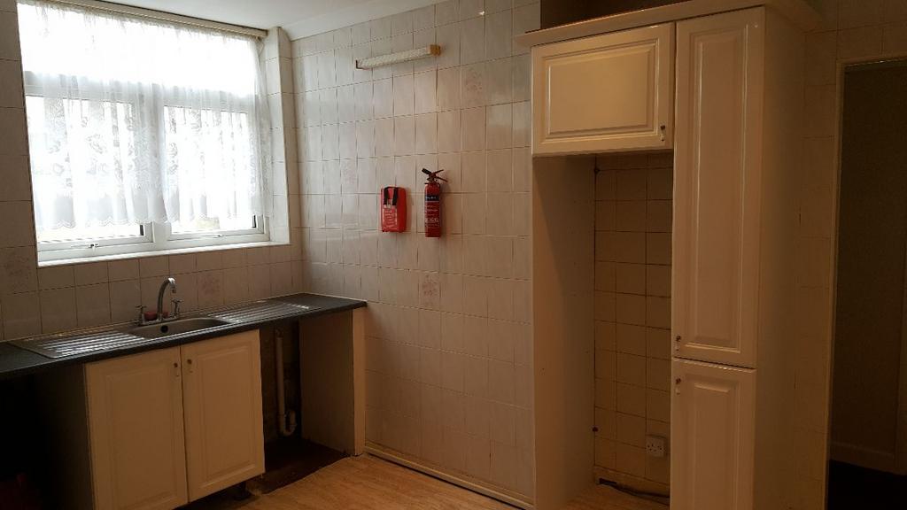 Self contained flat 8 Kitchen