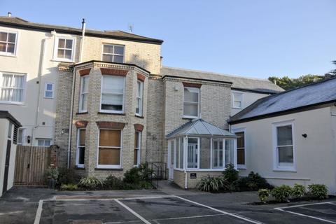 2 bedroom ground floor flat to rent, St Davids Hill  Exeter Devon