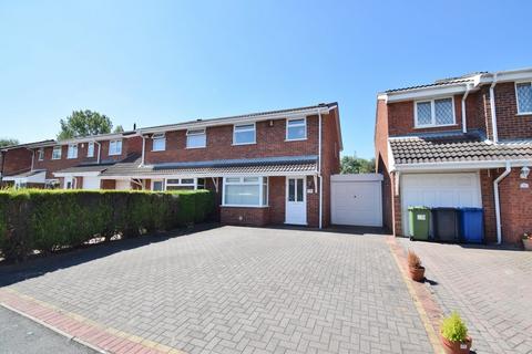 3 bed semi-detached house for rent in Standedge, Wilnecote