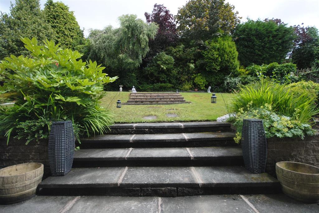 Whitley Crescent, Whitley, Wigan 3 bed detached house £315,000