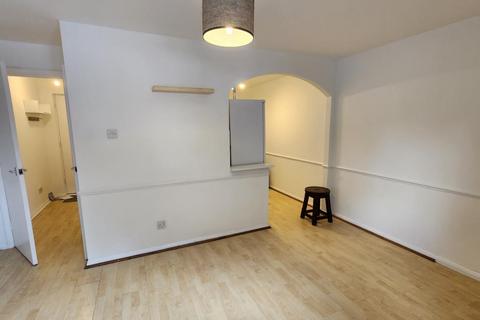 Studio to rent, White Rose Lane,  Woking,  GU22