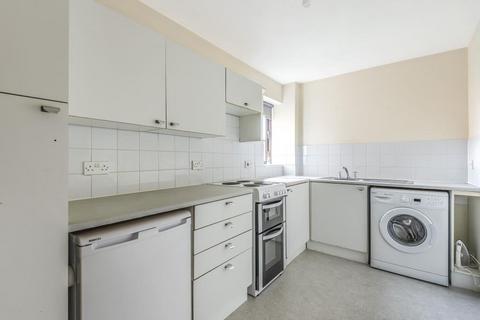 2 bedroom apartment to rent, Sinclair Gate,  Stone,  HP17