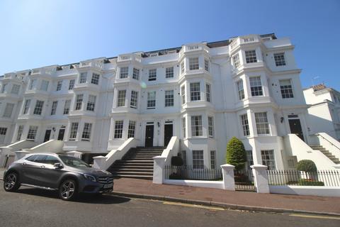 2 bedroom flat to rent, Silverdale Road, Lower Meads, Eastbourne BN20