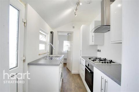 2 bedroom end of terrace house to rent, Suffolk Street - Forest Gate - E7