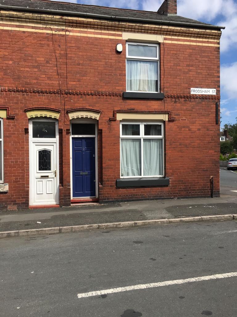 Frodsham Street, Manchester, M14 3 bed end of terrace house to rent £
