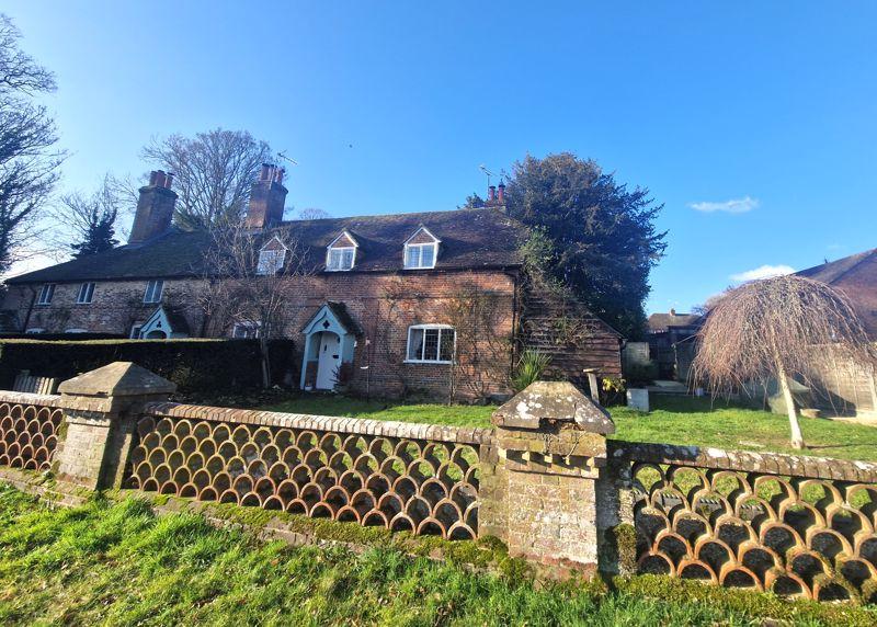 Chawton village 2 bed end of terrace house for sale £515,000
