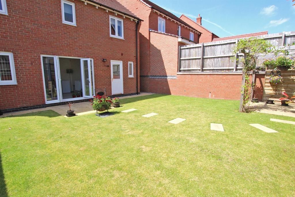 Ellington Road, Arnold, Nottingham 4 bed detached house £300,000