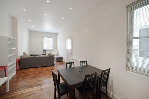 undefined, Chiswick High Road, Chiswick W4