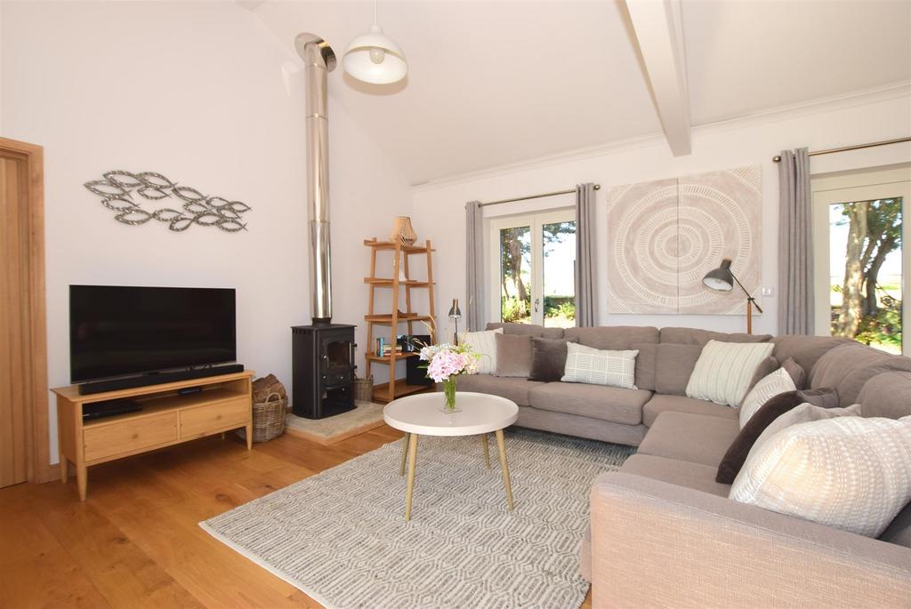 Kitchen/ Living Room