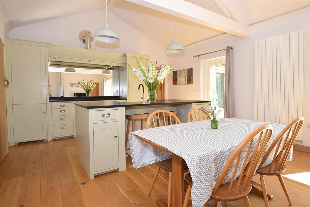 Kitchen/ Living Room