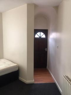 Studio to rent, Flat 8 CV6