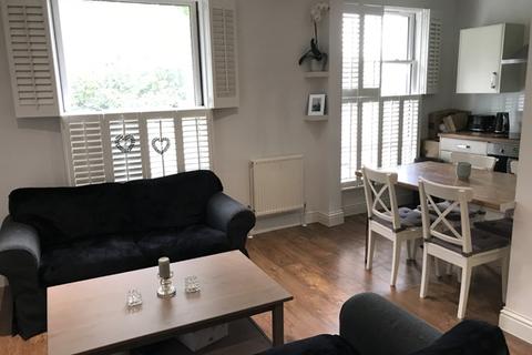 1 bedroom flat to rent - Chiswick High Road, London, W4