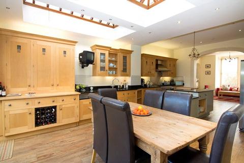 5 bedroom detached house to rent, Mont Arrive, St Peter Port, Guernsey
