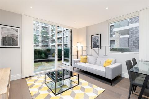 2 bedroom apartment to rent, Hamond Court, Queenshurst Square, KT2