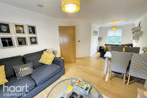 2 bedroom apartment to rent, Henry Laver Court, Colchester