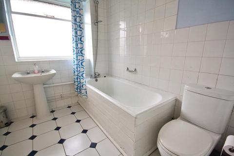 3 bedroom apartment to rent, Wilderness Court, Wilderness Road, Guildford, Surrey, GU2