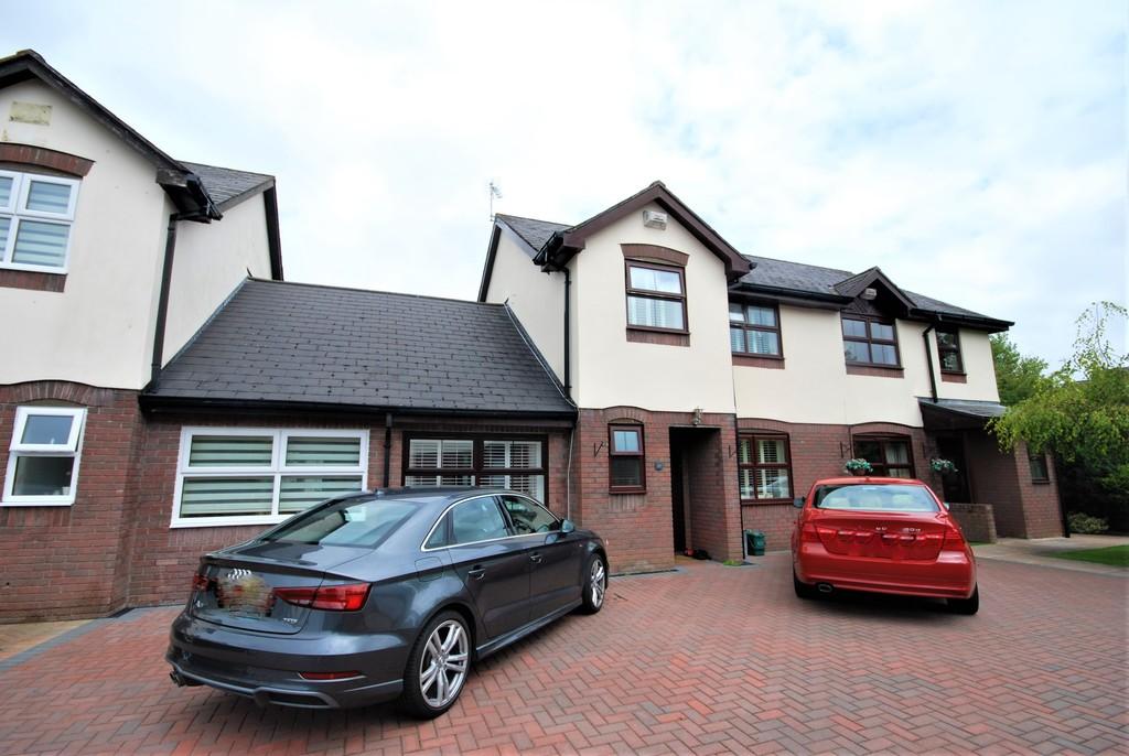 Middlegate Court, Cowbridge, Vale of CF71 7EF 3 bed semi
