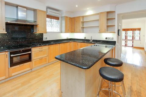 5 bedroom detached house to rent, Canons Drive, Edgware, HA8