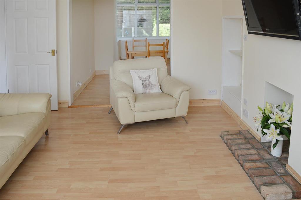 Wicklow Drive, Leicester 3 bed townhouse £210,000