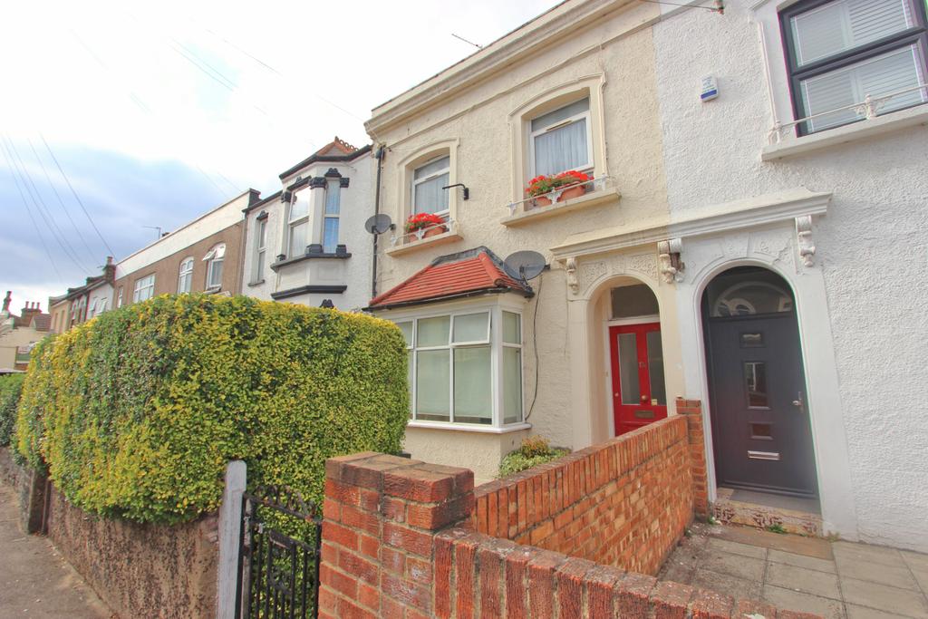 Sebert Road, Forest Gate E7 2 bed ground floor flat £1,300 pcm (£300 pw)