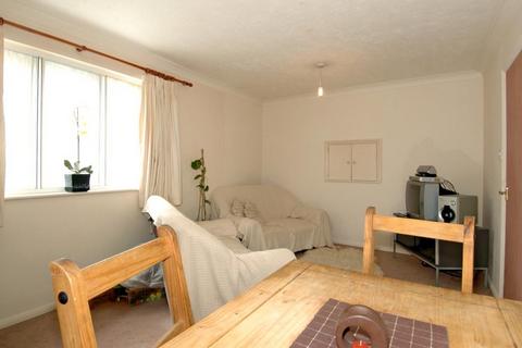 2 bedroom apartment to rent, Sandringham Road,  Petersfield