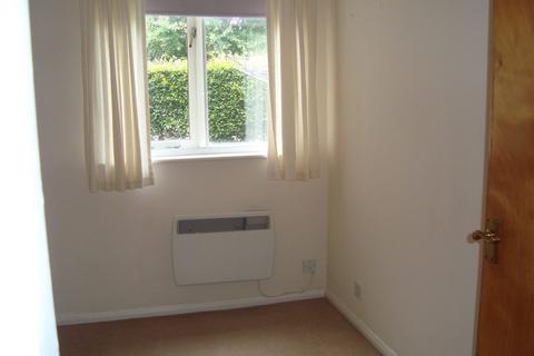 2 bedroom apartment to rent, Sandringham Road,  Petersfield