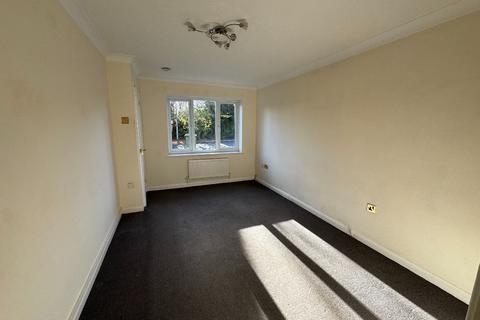 2 bedroom semi-detached house to rent, Henry Warby Avenue, Elm