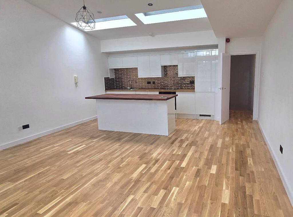 Lounge/Kitchen