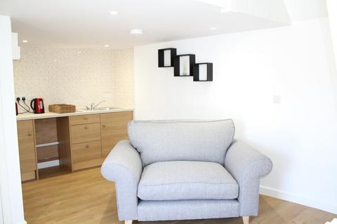 1 bedroom chalet to rent, Church Street, Hungerford