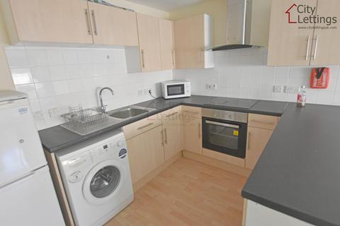 4 bedroom flat to rent, Radford Road, Hyson Green