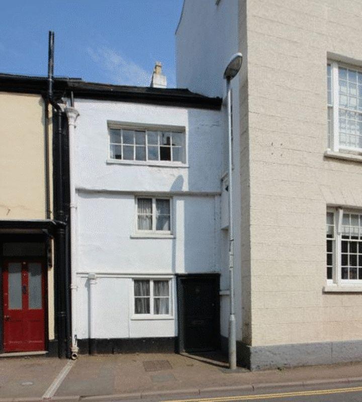 Monk Street, Monmouth 2 bed cottage £590 pcm (£136 pw)