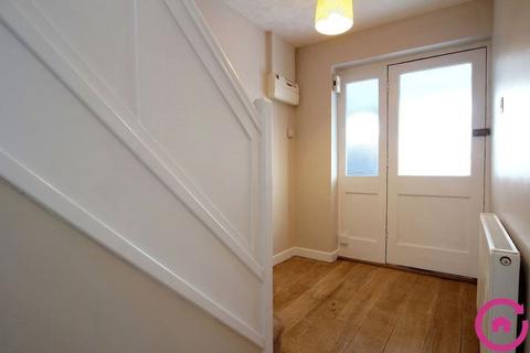 3 bedroom semi-detached house to rent, Caernarvon Road, Cheltenham GL51