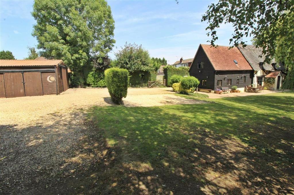 Westbrook End, Newton Longville, Milton Keynes, MK17 4 bed cottage £