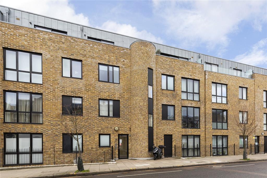 Apartment in London - More