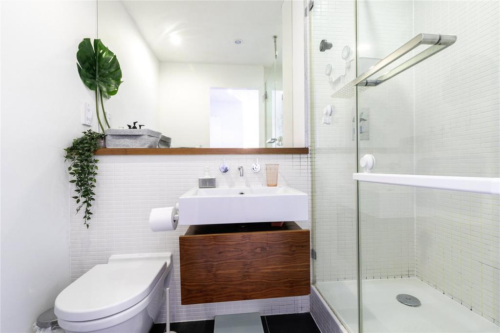 En Suite Bathroom