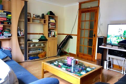 4 bedroom terraced house to rent, Sewardstone Road, London, E2