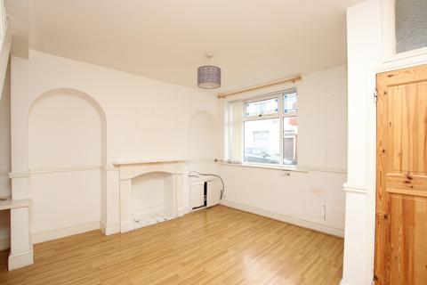 2 bedroom terraced house to rent, Wellington Street, Kettering NN16