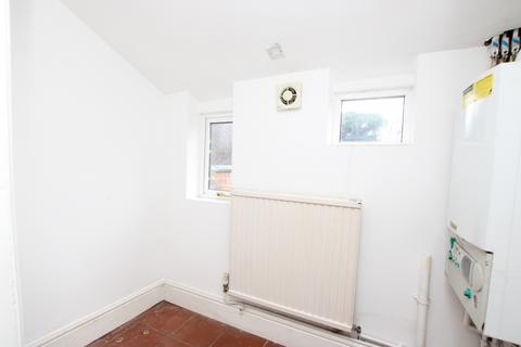 2 bedroom terraced house to rent, Wellington Street, Kettering, Northants, NN16