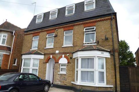 2 bedroom flat to rent, LONG LANE, FINCHLEY, N3