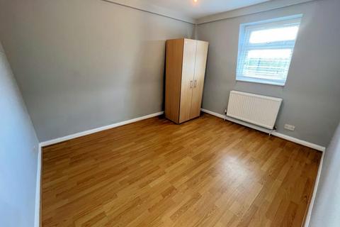 2 bedroom flat to rent, LONG LANE, FINCHLEY, N3