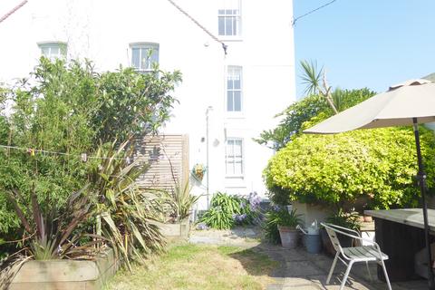 1 bedroom flat to rent, Wave Crest, Whitstable