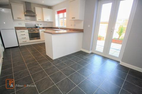 3 bedroom link detached house to rent, Peache Road, Colchester, Essex, CO1