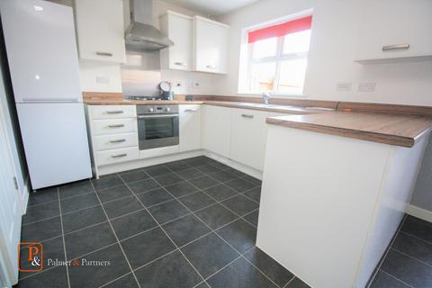 3 bedroom link detached house to rent, Peache Road, Colchester, Essex, CO1