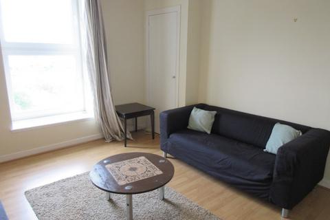 2 bedroom flat to rent, Annfield Road, West End, Dundee, DD1